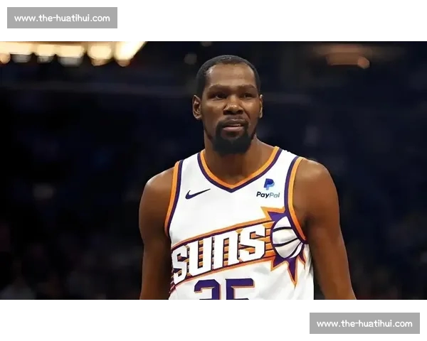 杜兰特直言矮个后卫首发困境:防守铁闸或进攻奇才方能破局 杜兰特直言矮个后卫首发困境:防守铁闸或进攻奇才方能破局