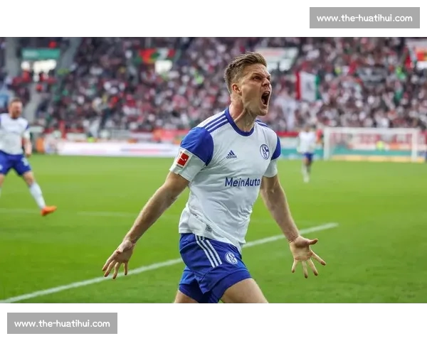 沙尔克 04 锁定 22 岁中场新星 埃尔 - 法乌齐加盟至 2029 年 沙尔克 04 锁定 22 岁中场新星 埃尔 - 法乌齐加盟至 2029 年