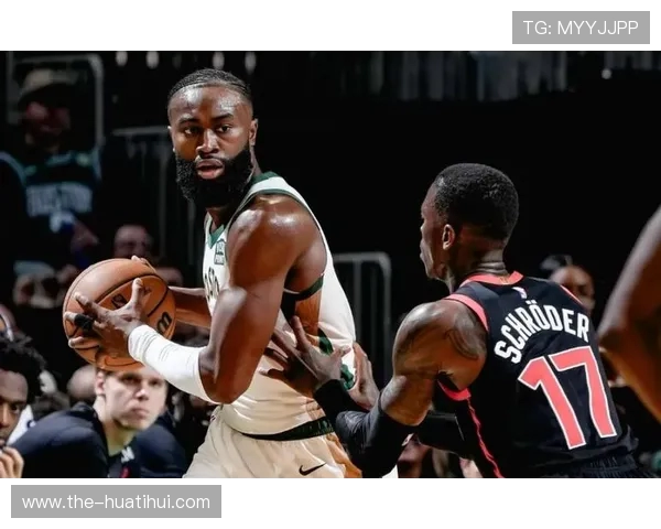 特伦特降薪 85% 续约雄鹿引争议！NBA 薪资规则或遭系统性挑战